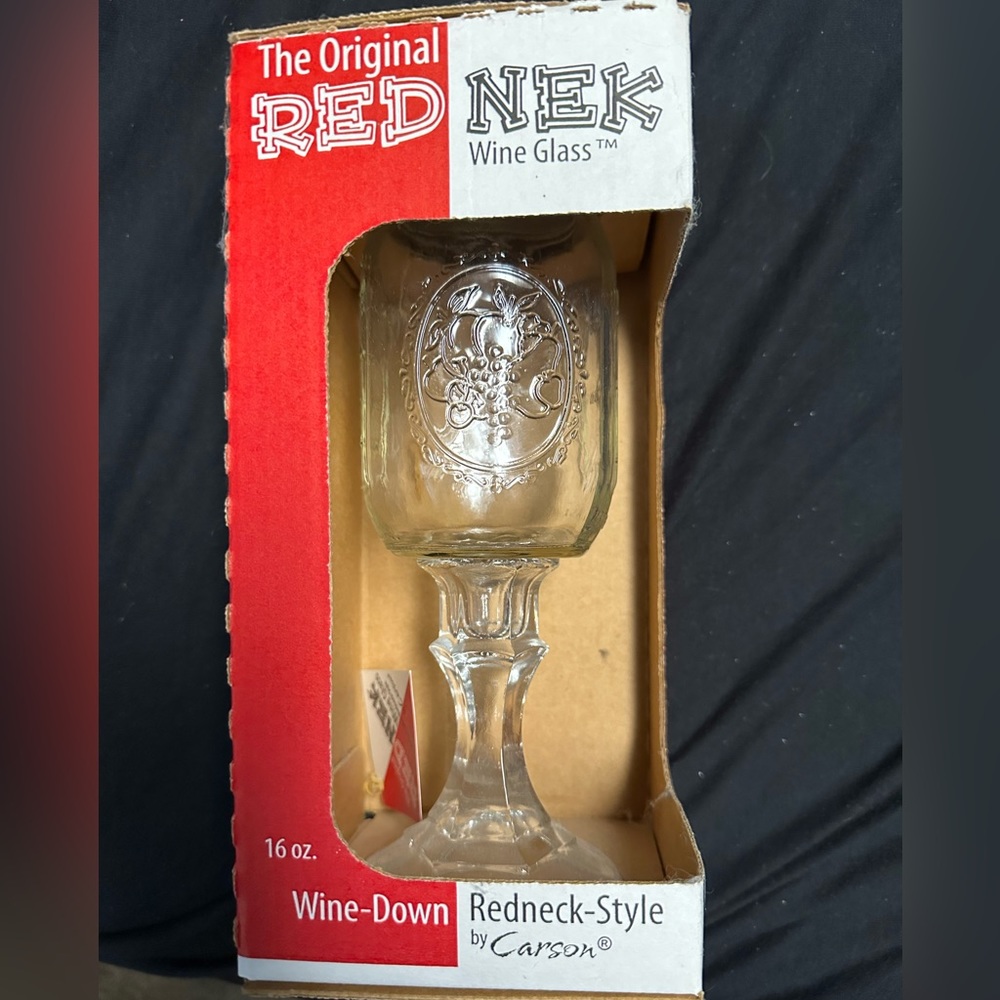 Redneck Wine Glass NWT